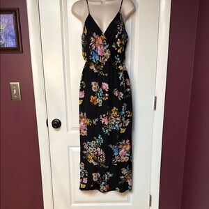 ✨Everly by Francesca’s Black Floral Midi Dress XS✨